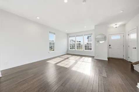 72 Nicholas Drive E Des Plaines IL 60016