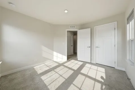 72 Nicholas Drive E Des Plaines IL 60016
