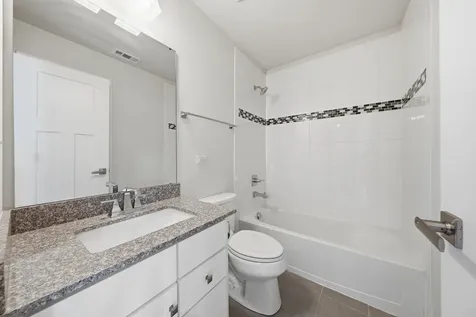 72 Nicholas Drive E Des Plaines IL 60016
