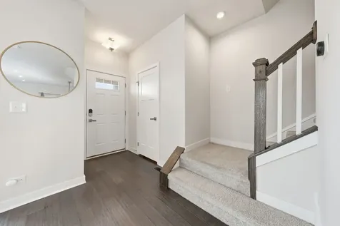 72 Nicholas Drive E Des Plaines IL 60016