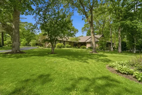 206 Surrey Lane Lincolnshire IL 60045