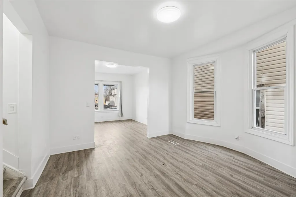 6843 South Carpenter Street Chicago IL 60621