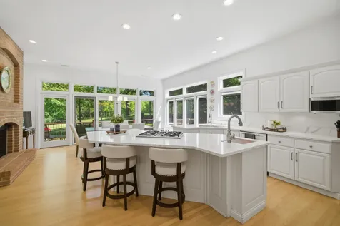 21739 West Jupiter Court Mundelein IL 60060