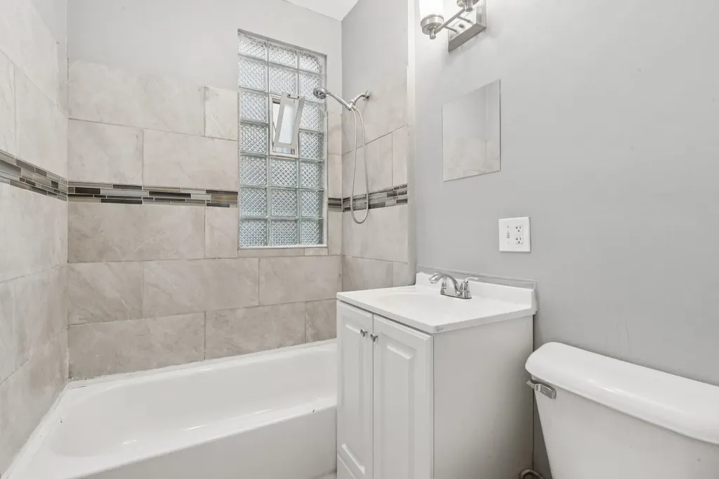 5756 South Princeton Avenue Chicago IL 60621