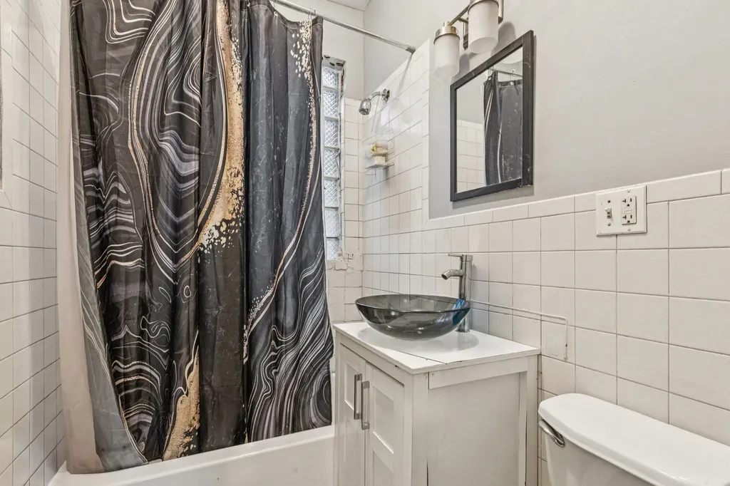 5756 South Princeton Avenue Chicago IL 60621