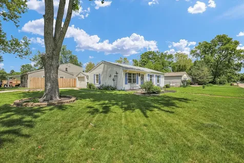 1816 Southwood Drive Champaign IL 61821