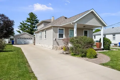 328 East South Street Kewanee IL 61443