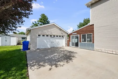 328 East South Street Kewanee IL 61443