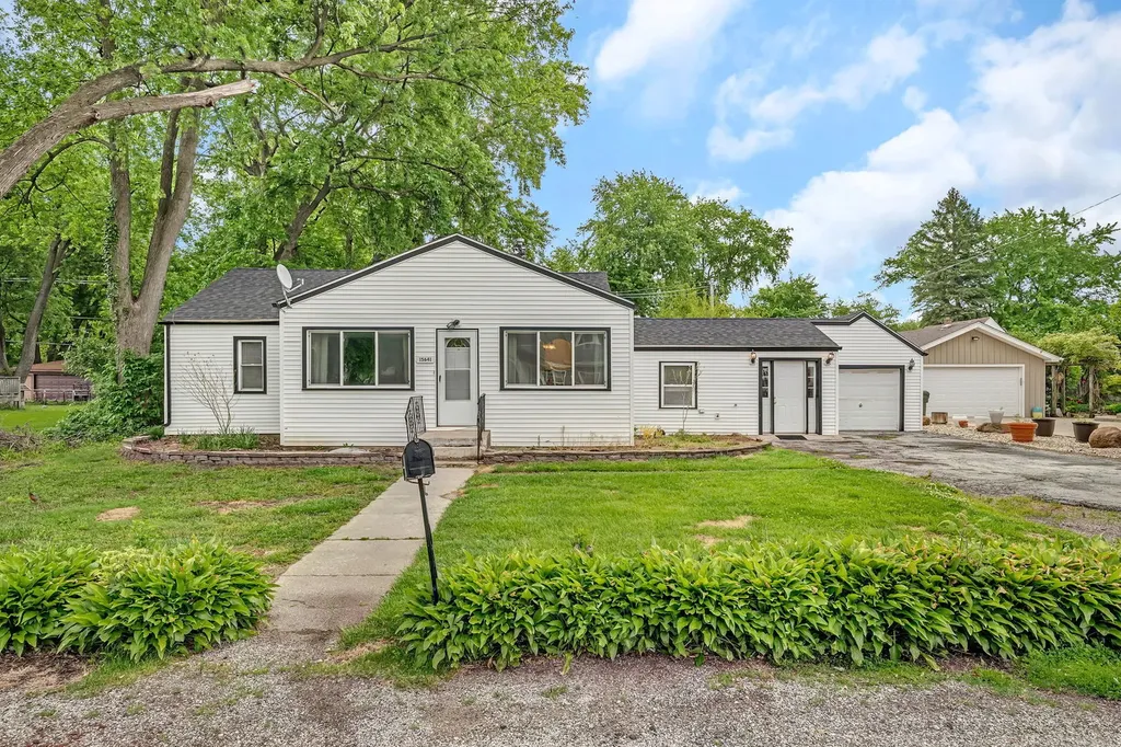 15641 Millard Avenue Markham IL 60428