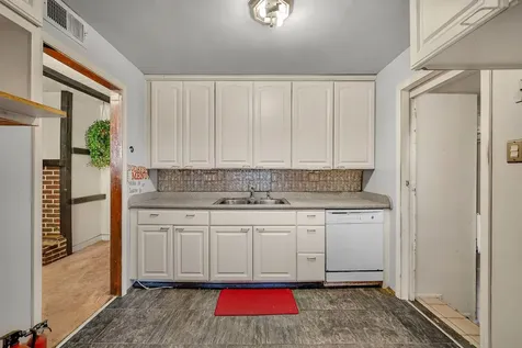 15641 Millard Avenue Markham IL 60428