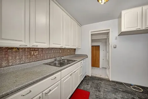 15641 Millard Avenue Markham IL 60428