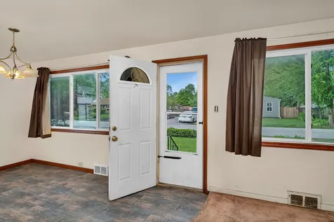 15641 Millard Avenue Markham IL 60428