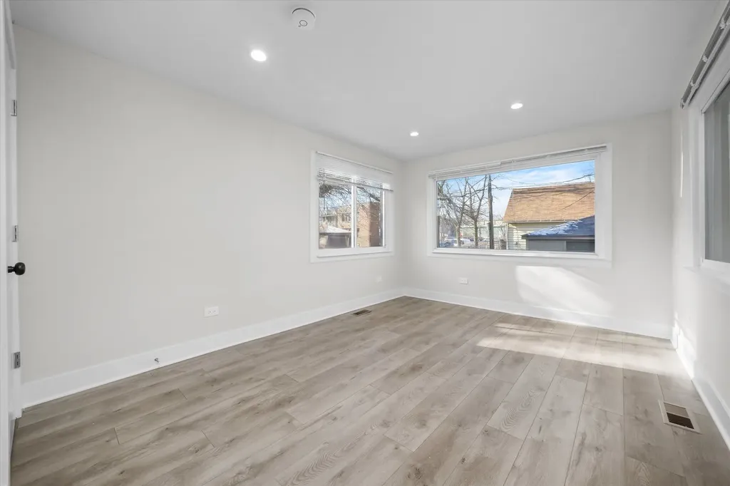 7356 South Kenwood Avenue Chicago IL 60619