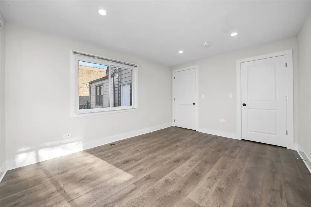 7356 South Kenwood Avenue Chicago IL 60619