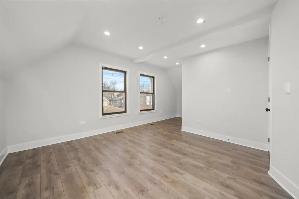7356 South Kenwood Avenue Chicago IL 60619