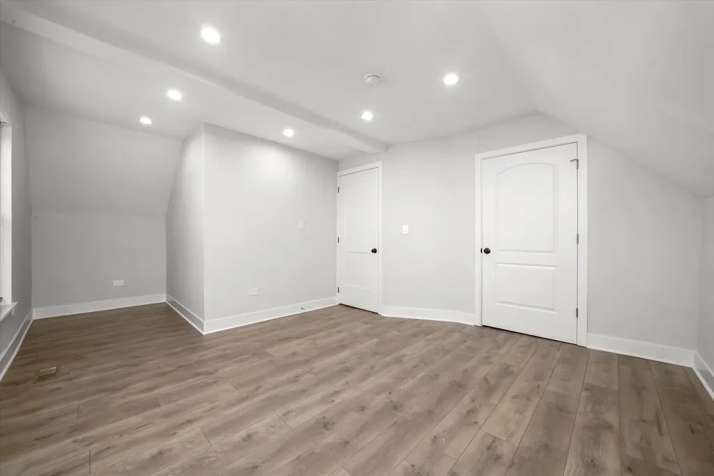 7356 South Kenwood Avenue Chicago IL 60619
