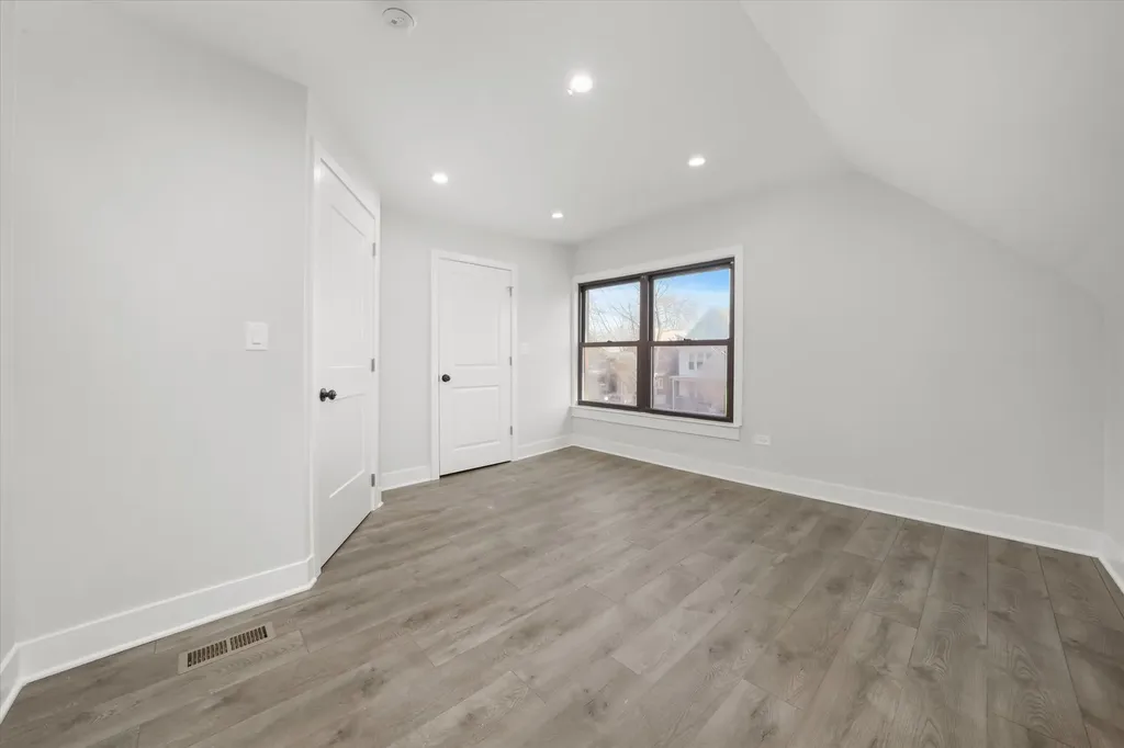 7356 South Kenwood Avenue Chicago IL 60619