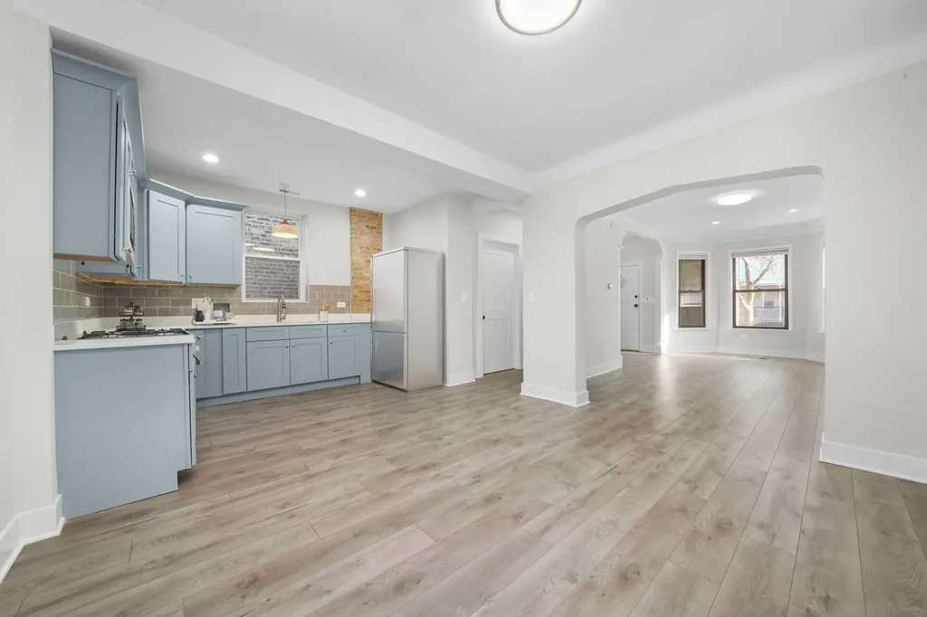 7356 South Kenwood Avenue Chicago IL 60619