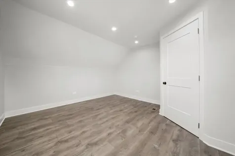 7356 South Kenwood Avenue Chicago IL 60619