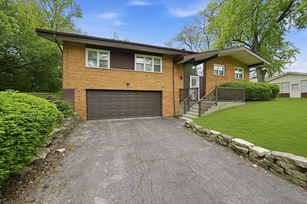 2747 Perry Road Flossmoor IL 60422