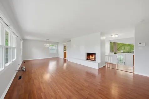2747 Perry Road Flossmoor IL 60422