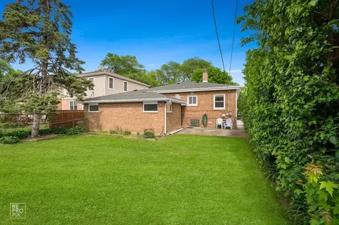 10016 South Clifton Park Avenue Evergreen Park IL 60805