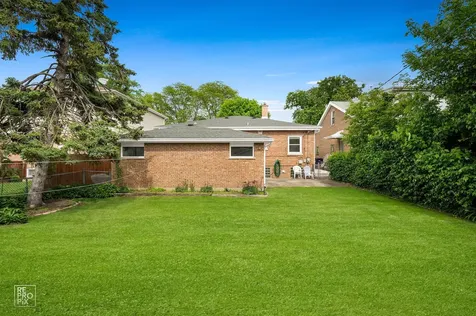 10016 South Clifton Park Avenue Evergreen Park IL 60805