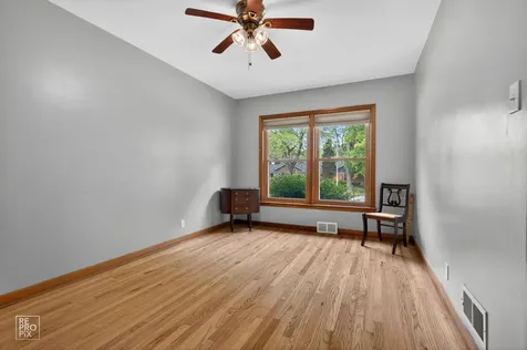 10016 South Clifton Park Avenue Evergreen Park IL 60805