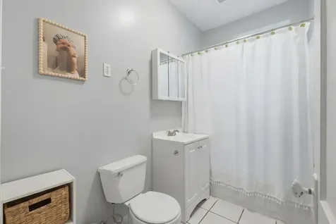 1900 West Oakdale Avenue Chicago IL 60657