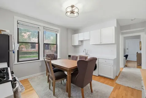 1900 West Oakdale Avenue Chicago IL 60657