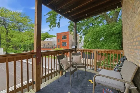 1900 West Oakdale Avenue Chicago IL 60657