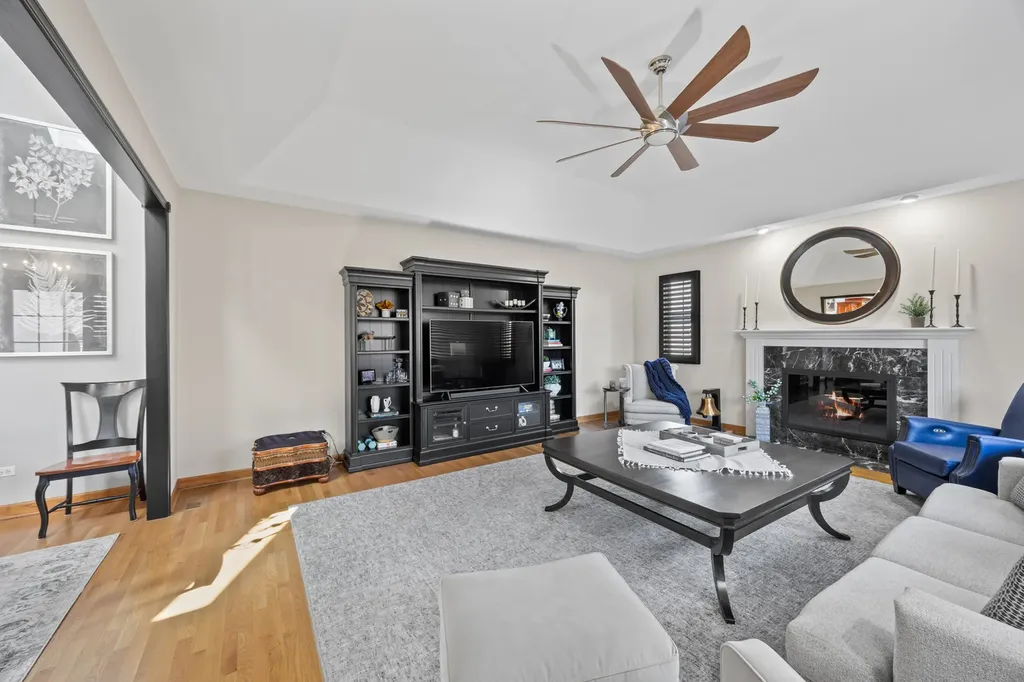 17131 Warbler Lane Orland Park IL 60467