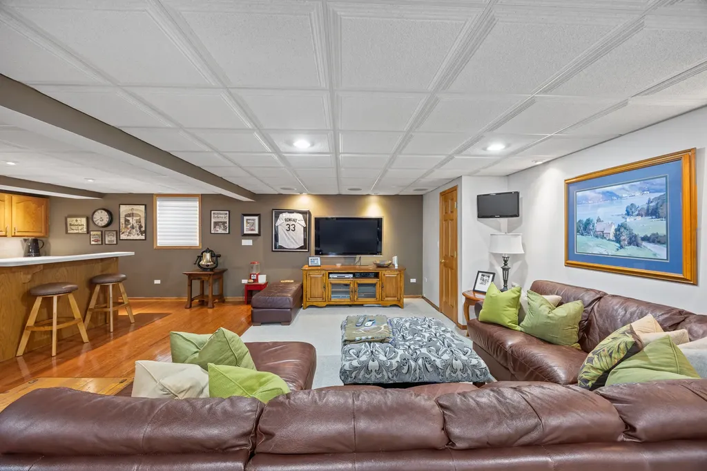 17131 Warbler Lane Orland Park IL 60467