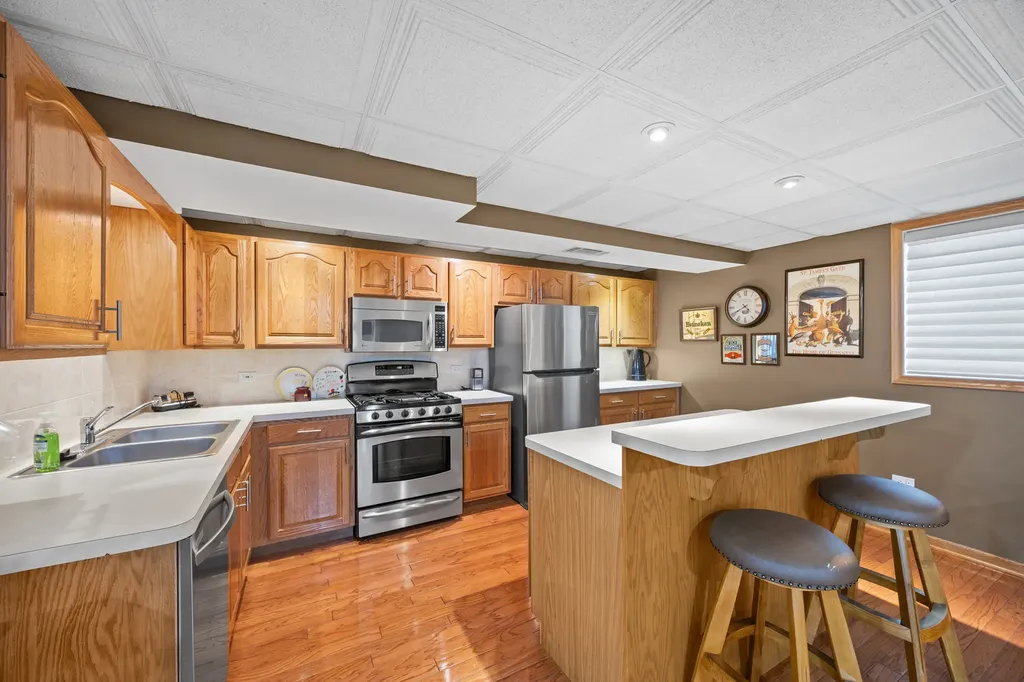 17131 Warbler Lane Orland Park IL 60467