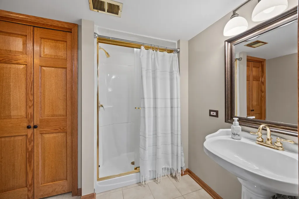 17131 Warbler Lane Orland Park IL 60467