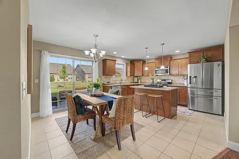 1724 Dunraven Road Bloomington IL 61704