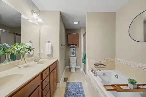 1724 Dunraven Road Bloomington IL 61704