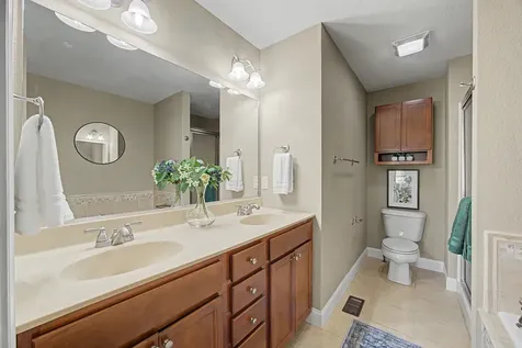 1724 Dunraven Road Bloomington IL 61704