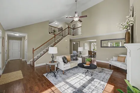 1724 Dunraven Road Bloomington IL 61704