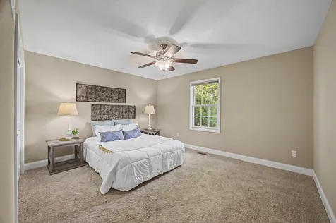 1724 Dunraven Road Bloomington IL 61704