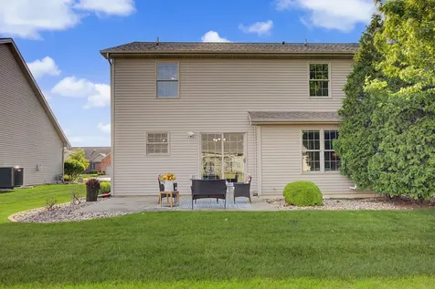 1724 Dunraven Road Bloomington IL 61704