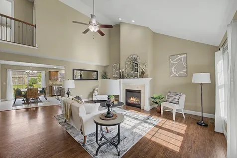 1724 Dunraven Road Bloomington IL 61704