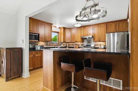 738 Bernadette Lane Batavia IL 60510