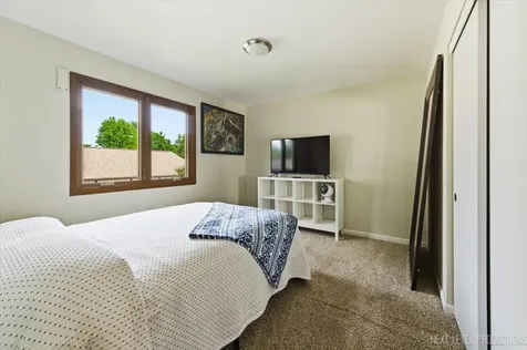 738 Bernadette Lane Batavia IL 60510