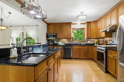 738 Bernadette Lane Batavia IL 60510
