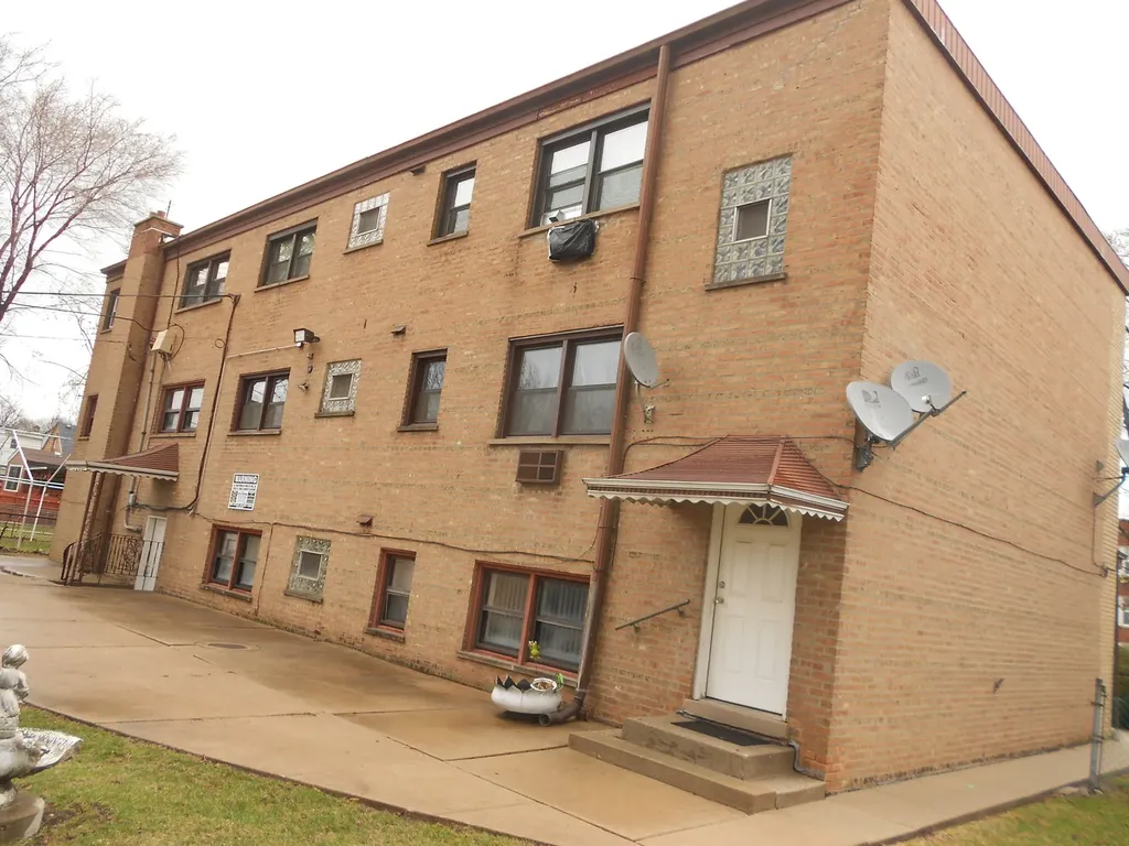 6122 South Kolmar Avenue Chicago IL 60629