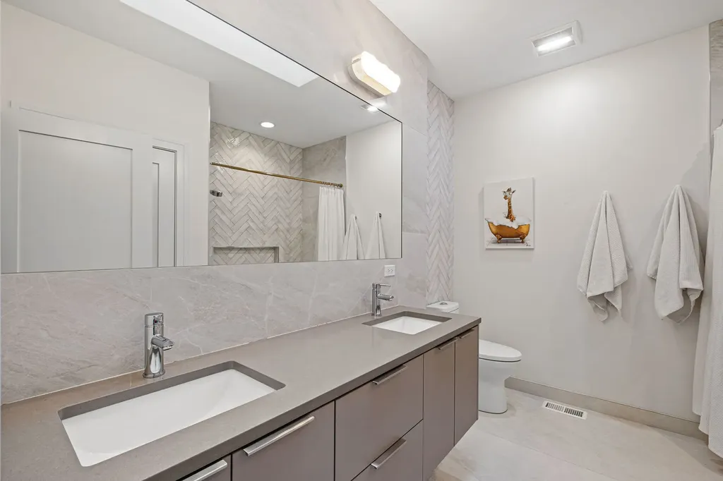 3428 North Kilbourn Avenue Chicago IL 60641