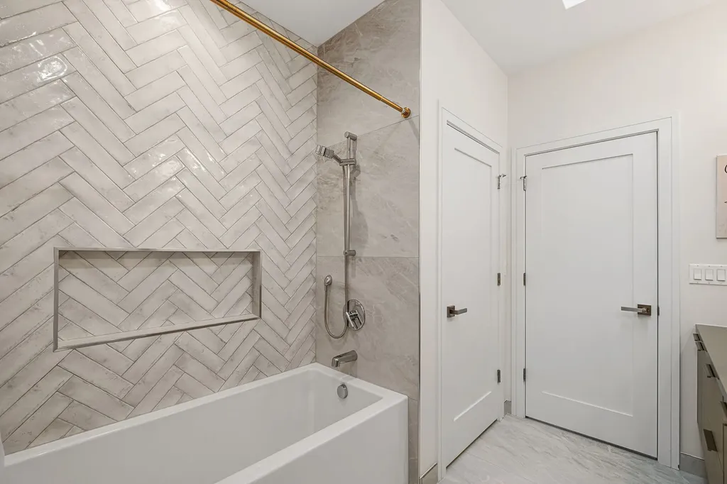 3428 North Kilbourn Avenue Chicago IL 60641