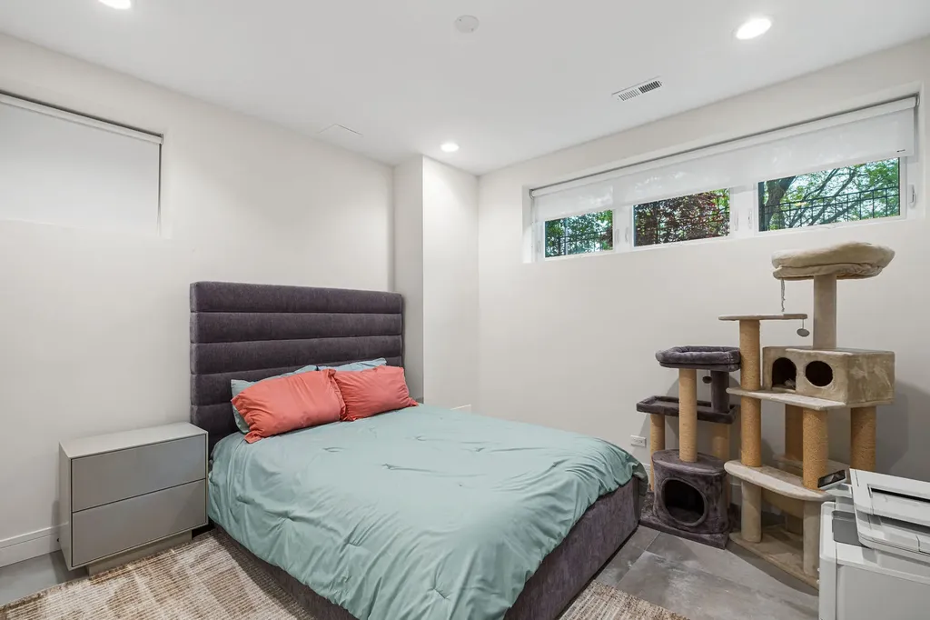 3428 North Kilbourn Avenue Chicago IL 60641
