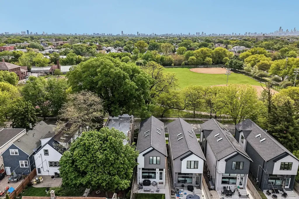 3428 North Kilbourn Avenue Chicago IL 60641